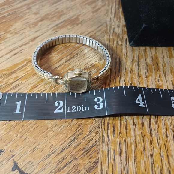 1950's Hamilton Wind Up Watch 17 Jewels 10K Solid Gold case working. Band is not - Picture 7 of 11